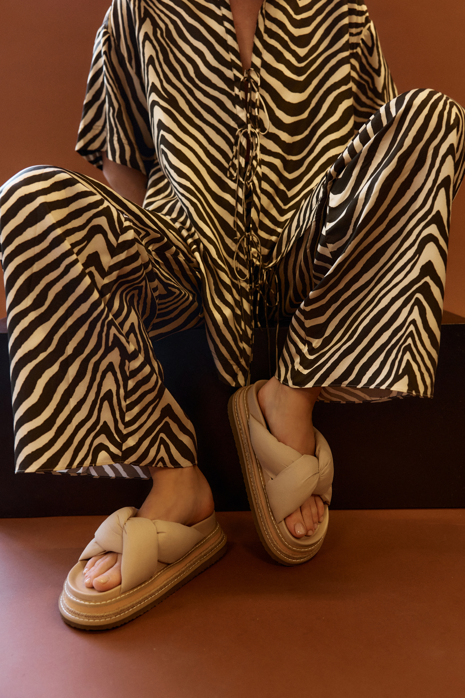 Thames Flatform Slides - Stone Beige