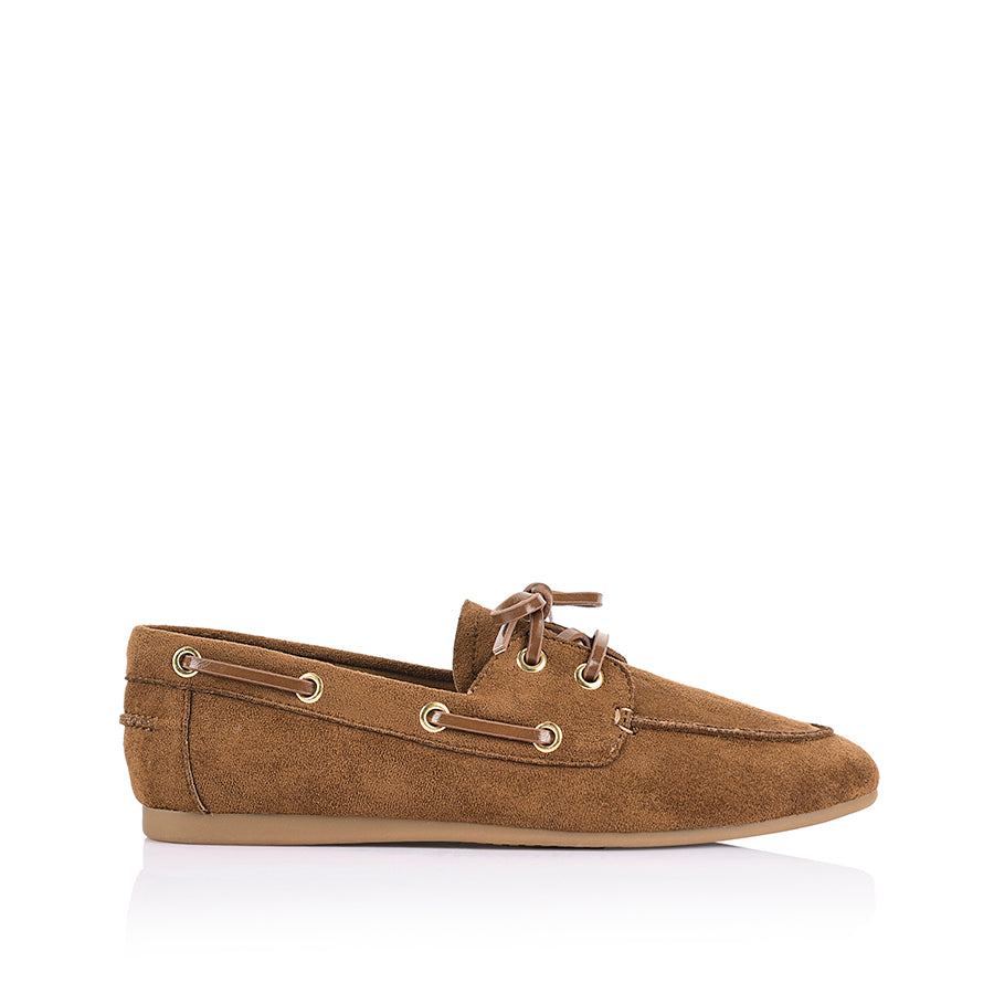 Microfibre boat shoe with a rounded toe shape and lace up detailing