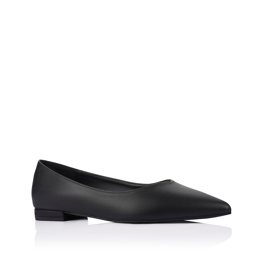 Women's black vegan ballet flats with pointed toe