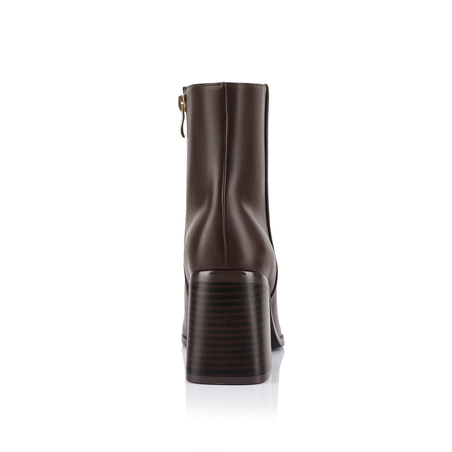 Brown ankle boots with a block heel, zip closure and square toe shape