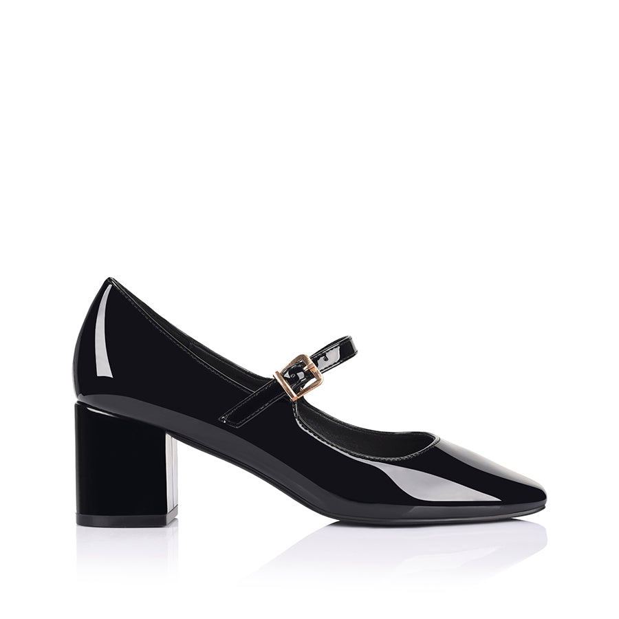 Women's patent Mary-Jane shoe with square toe shape and buckle closure