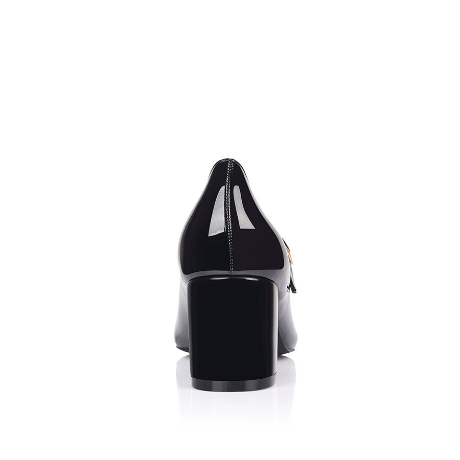 Women's patent Mary-Jane shoe with square toe shape and buckle closure