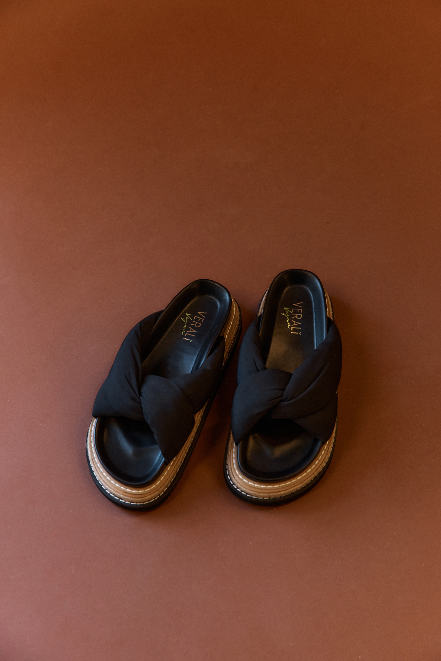 Thames Flaltform Slides - Black