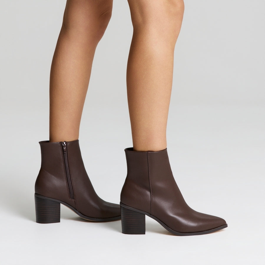 Abbott Ankle Boots - Chocolate Brown