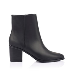 Black ankle boot with zip closure and smooth upper
