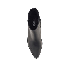 Black ankle boot with zip closure and smooth upper