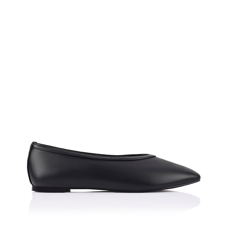 Smooth black flat with v vamp and square toe shape
