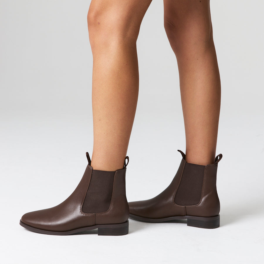 Harper Chelsea Boots - Chocolate Brown