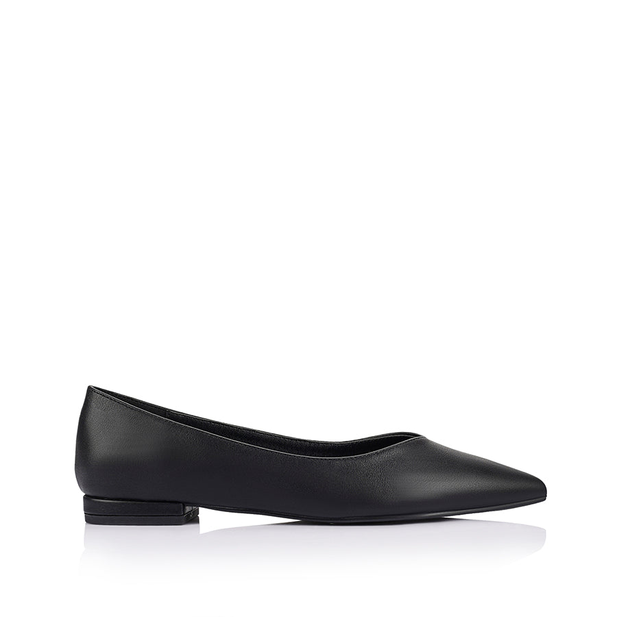 Women's black vegan ballet flats with pointed toe