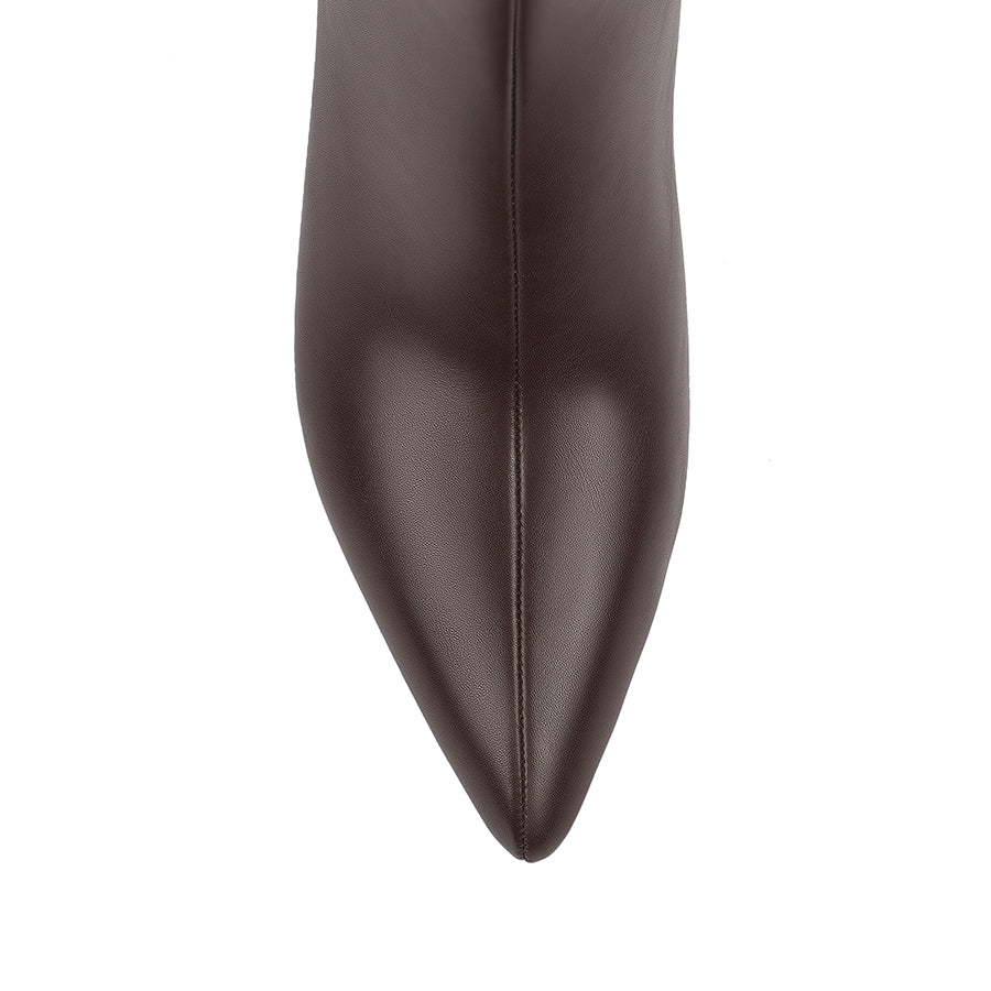 Brown high knee smooth boot with a kitten heel and zip closure