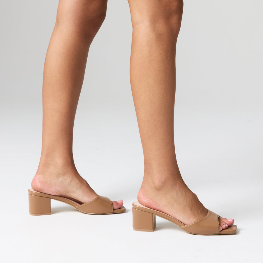 Wednesday Block Heel Mules - Dark Camel